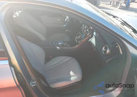 2015 Mercedes-Benz C 300 4Matic из США, поврежденный, VIN 55SWF4KB3FU040306